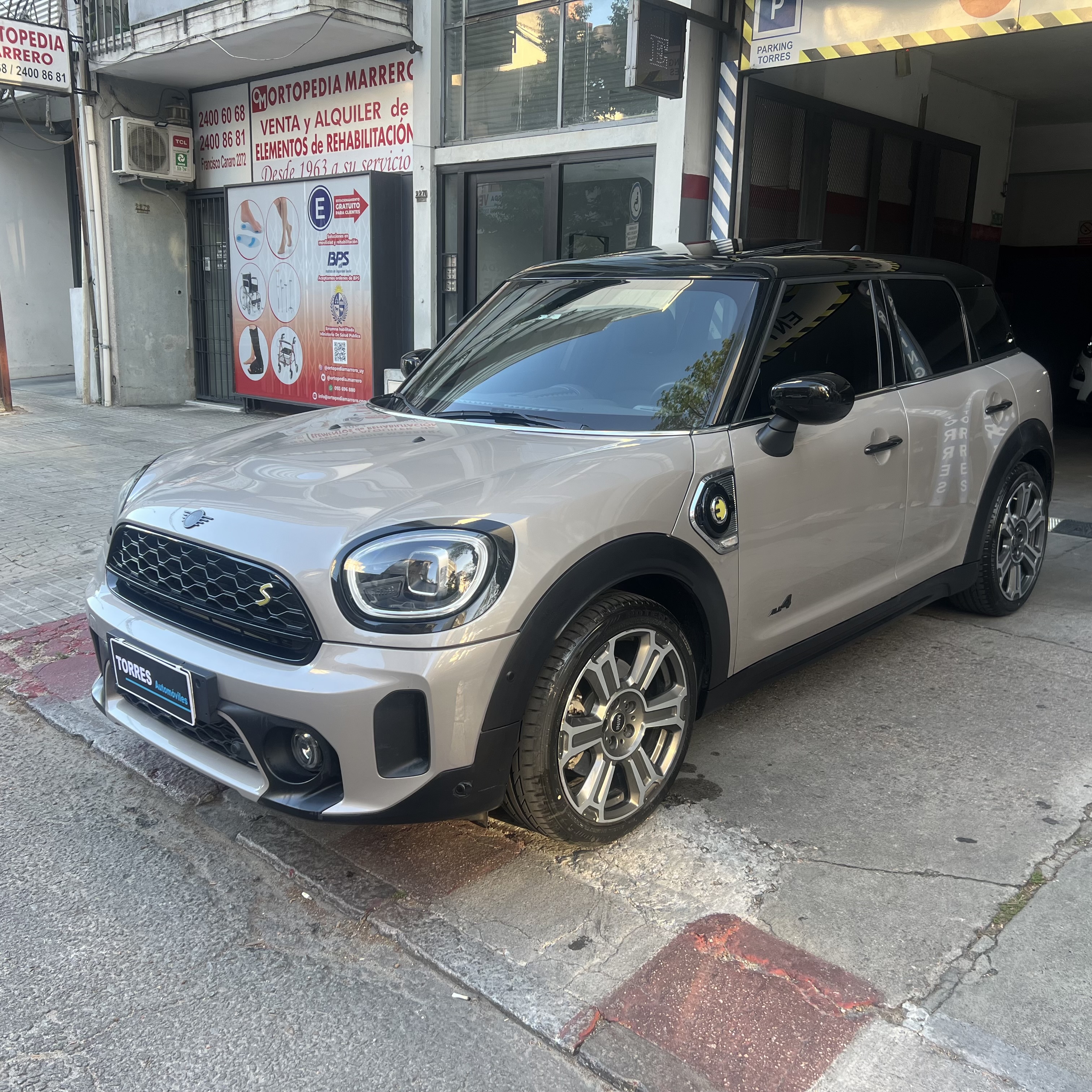 MINI Cooper countryman